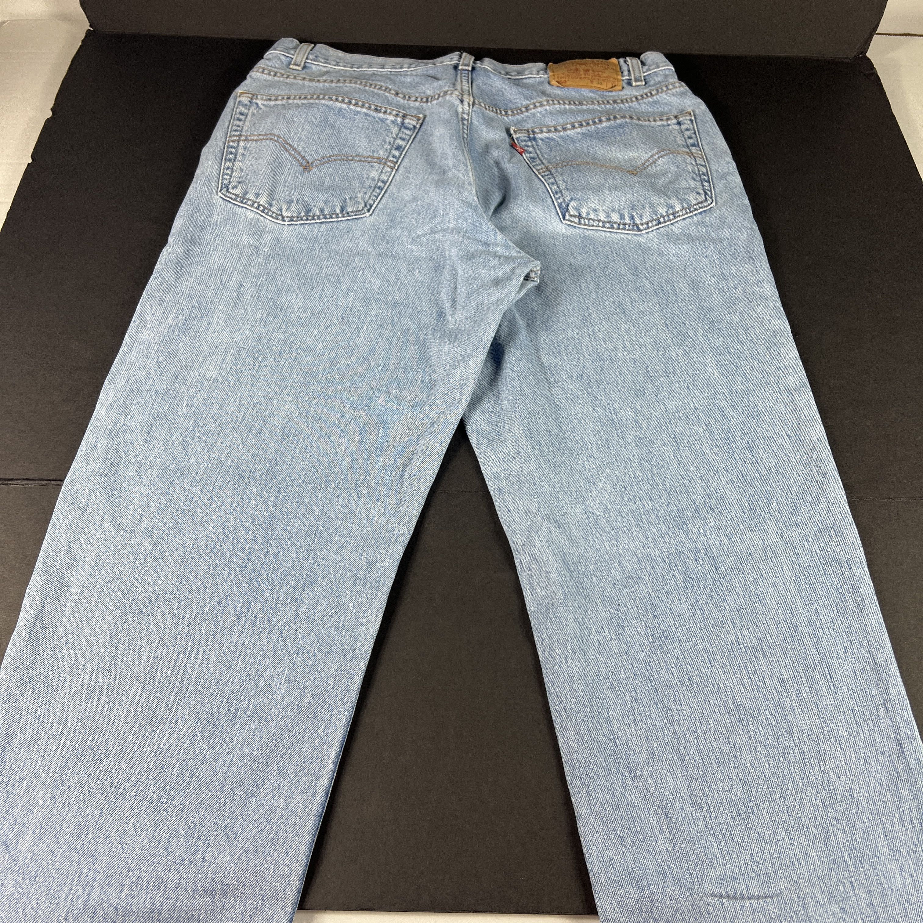 Levi's × Vintage VTG 90s Levi's Jeans 550 Relaxed Light Blue Faded Denim Size US 37 - 10 Thumbnail