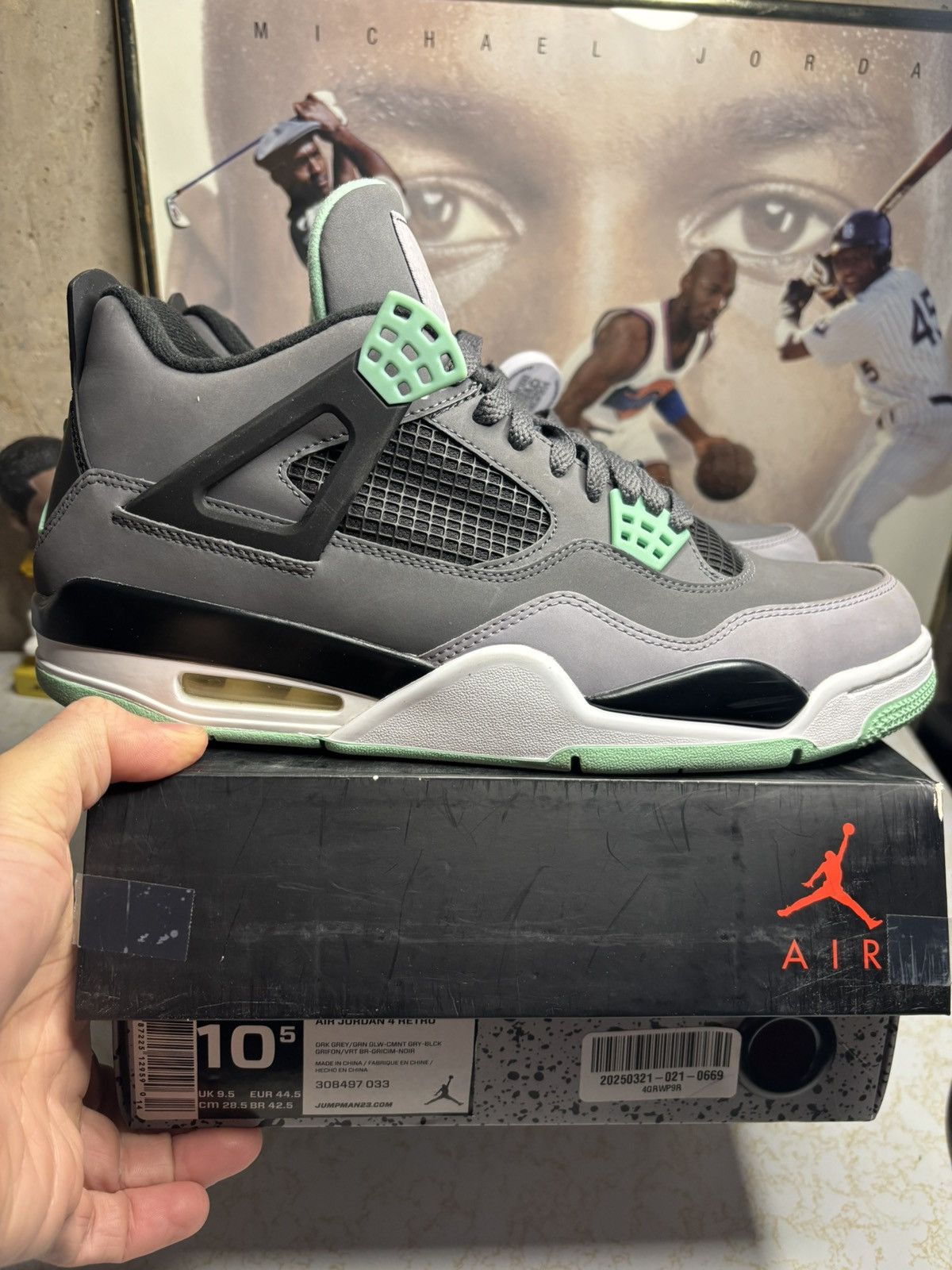 Jordan Brand Jordan Retro 4 ‘green glow’ Size US 10.5 / EU 43-44 - 1 Thumbnail