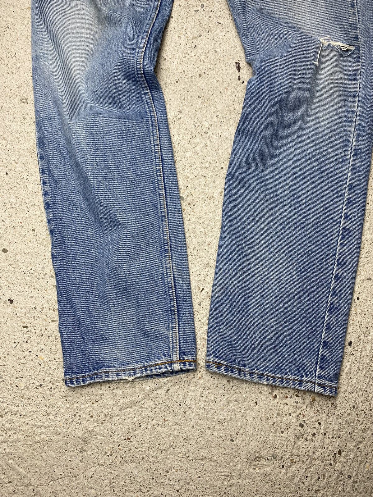 Levi's Levis vintage denim jeans light blue washed distressed Size US 34 / EU 50 - 6 Thumbnail
