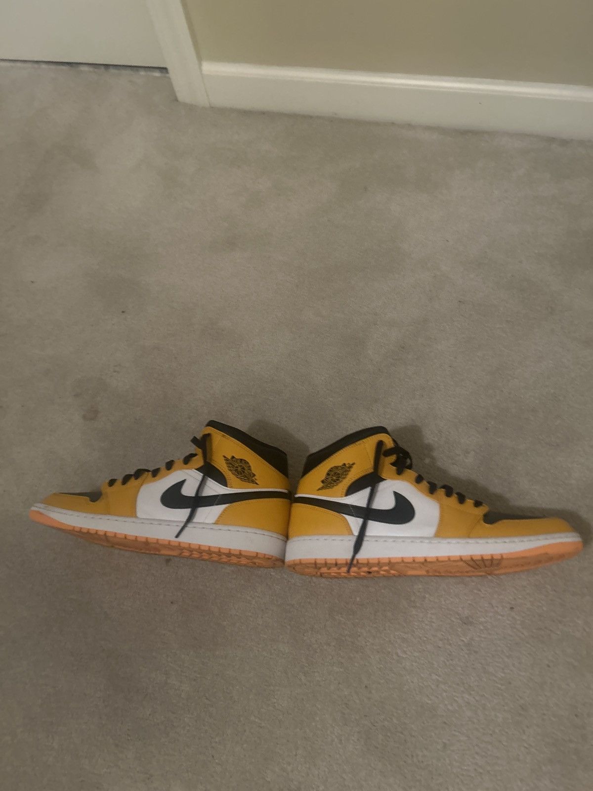 Nike Jordan 1 Size US 13 / EU 46 - 4 Thumbnail