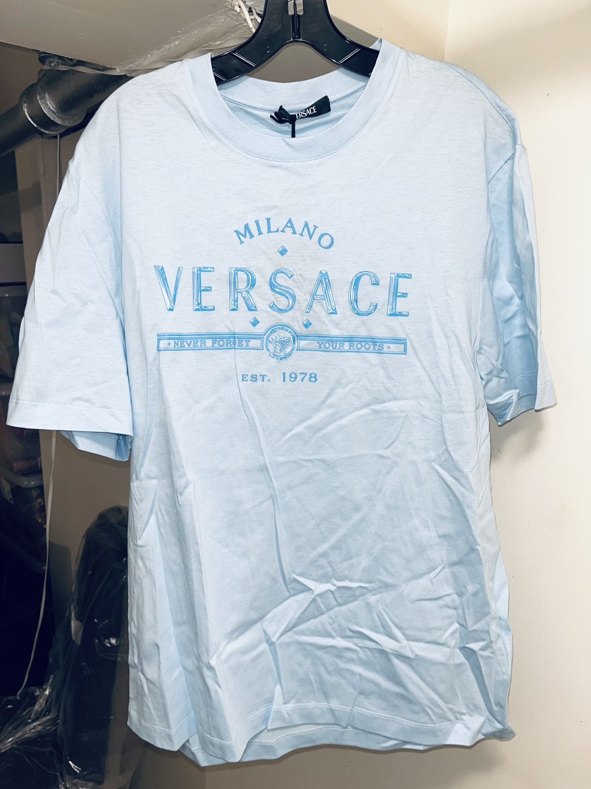 Versace Versace Pastel Blue T-Shirt Sz L Size US L / EU 52-54 / 3 - 1 Thumbnail