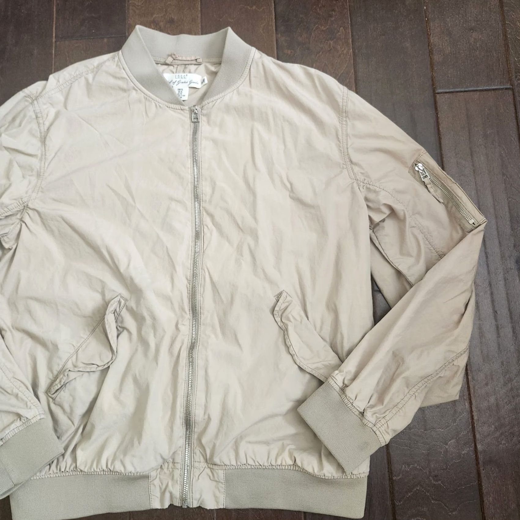 H&M H&M Men Full Zip Bomber Jacket XL Beige, Regular Fit, Polyester, Casual/Travel, Fall/Winter/Spring, Zip, Jacket, Men, Long Sleeve, Classic, Outdoor Size US XL / EU 56 / 4 - 4 Thumbnail