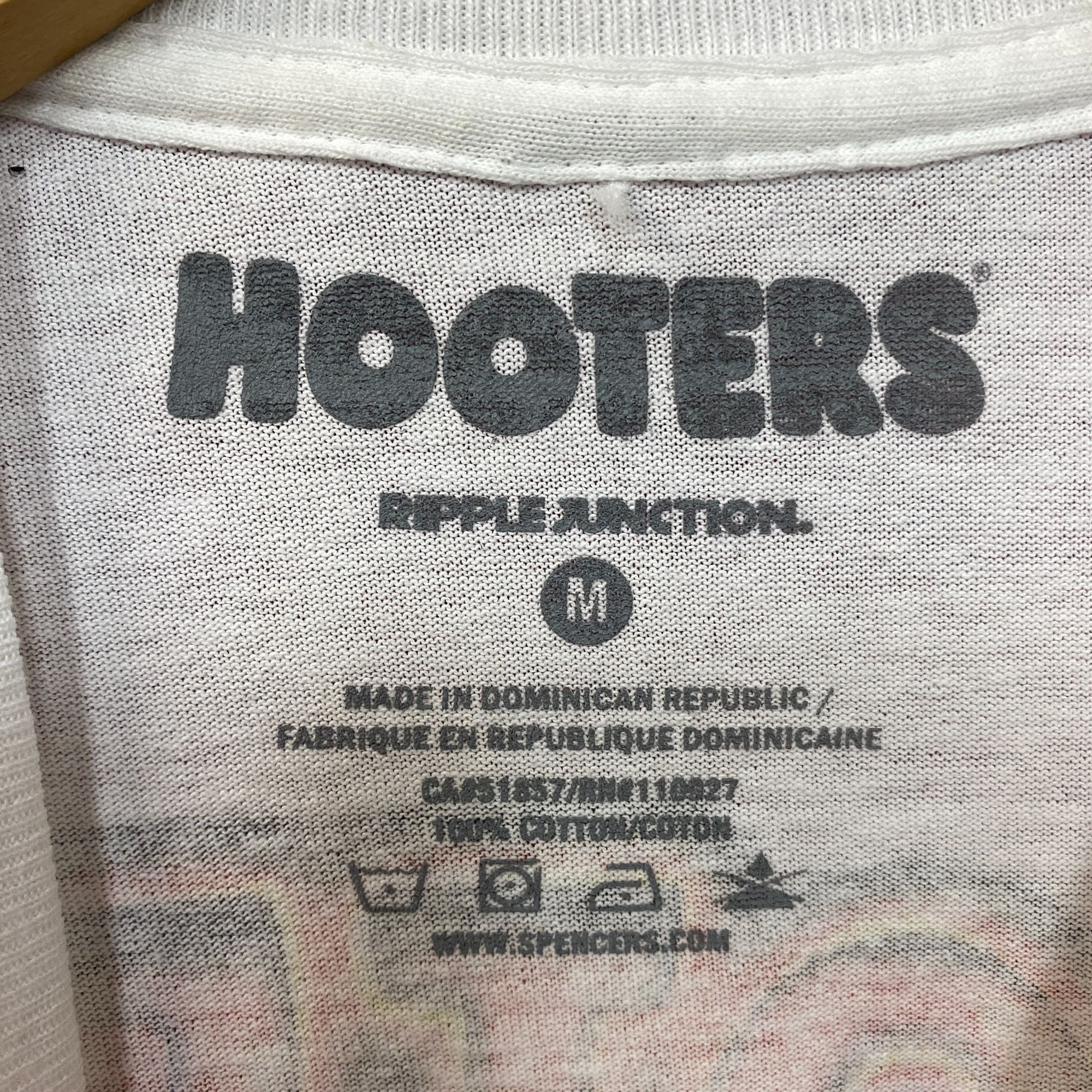 Ripple Junction Hooters Delightfully Tacky Yet Unrefined T-Shirt Medium Size US M / EU 48-50 / 2 - 4 Thumbnail