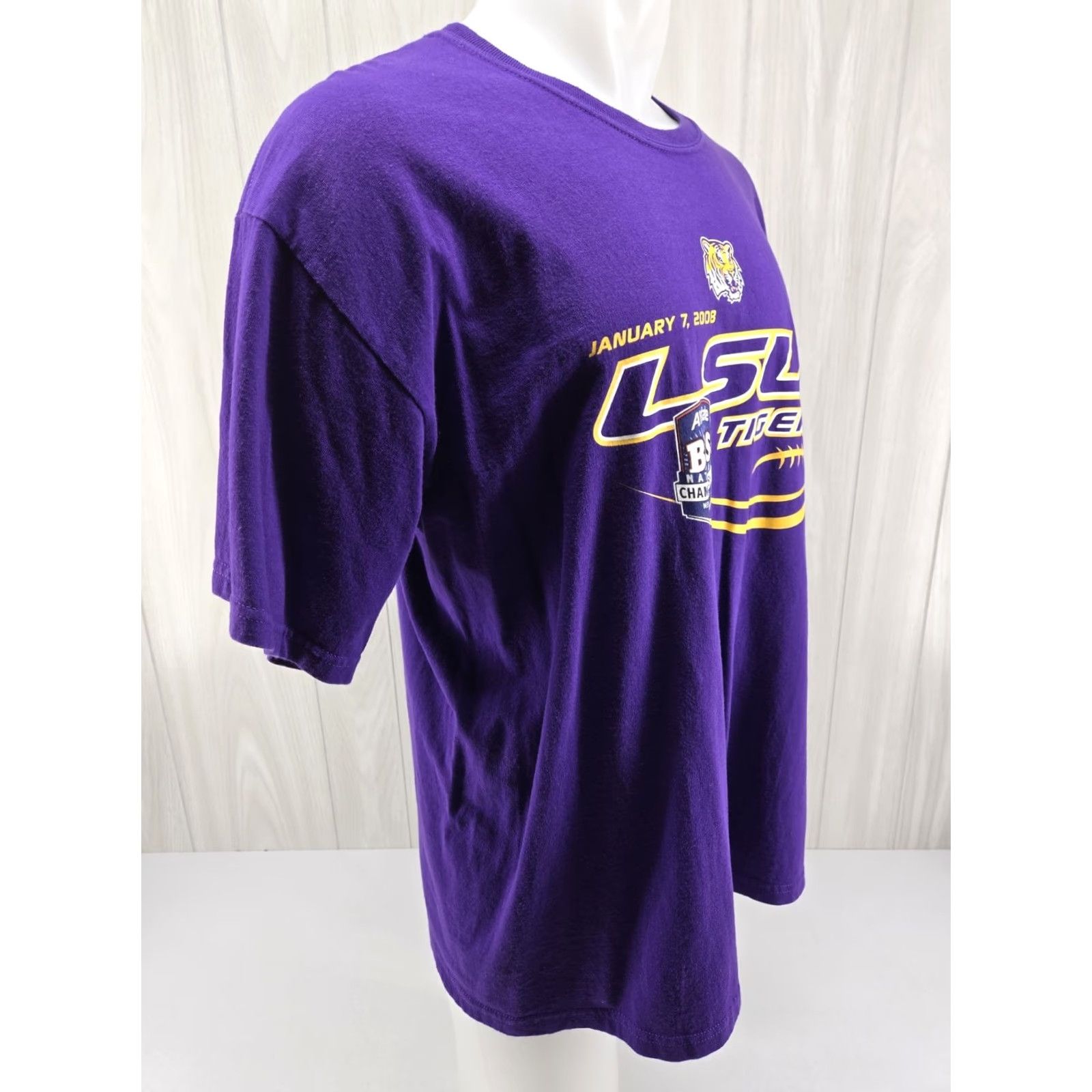 Gildan VINTAGE 2008 National BCS Championship Shirt LSU MEN'S XL Purple" Size US XL / EU 56 / 4 - 5 Thumbnail