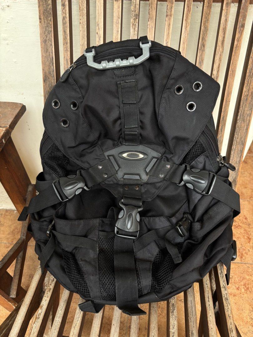 Oakley × Vintage 🔥NEED GONE🔥 Vintage Oakley Gorpcore Black Alien Design Size ONE SIZE - 2 Thumbnail