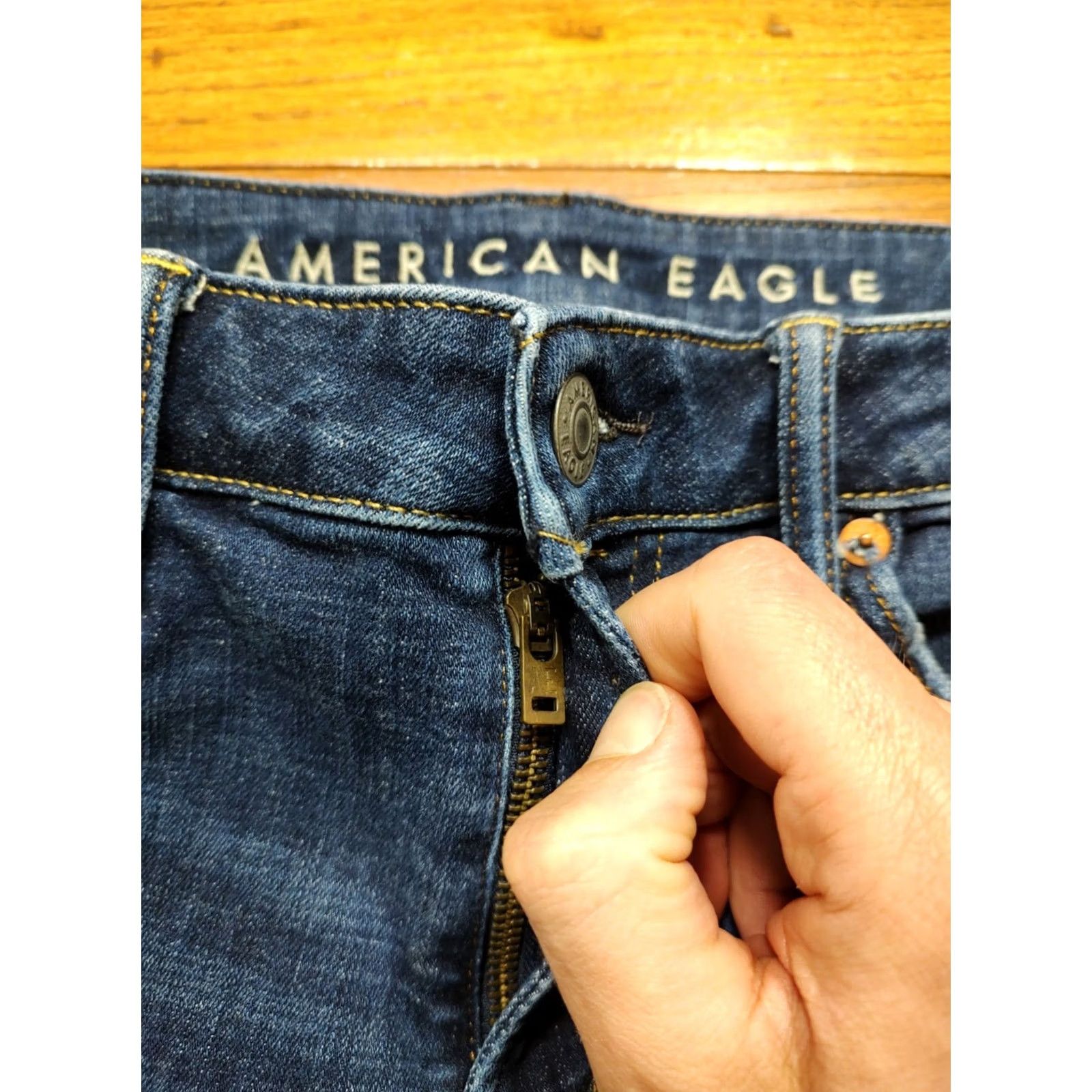 American Eagle Outfitters American Eagle Jeans Mens Blue 32x31 Athletic Skinny Distressed Airflex Denim Size US 32 / EU 48 - 4 Thumbnail
