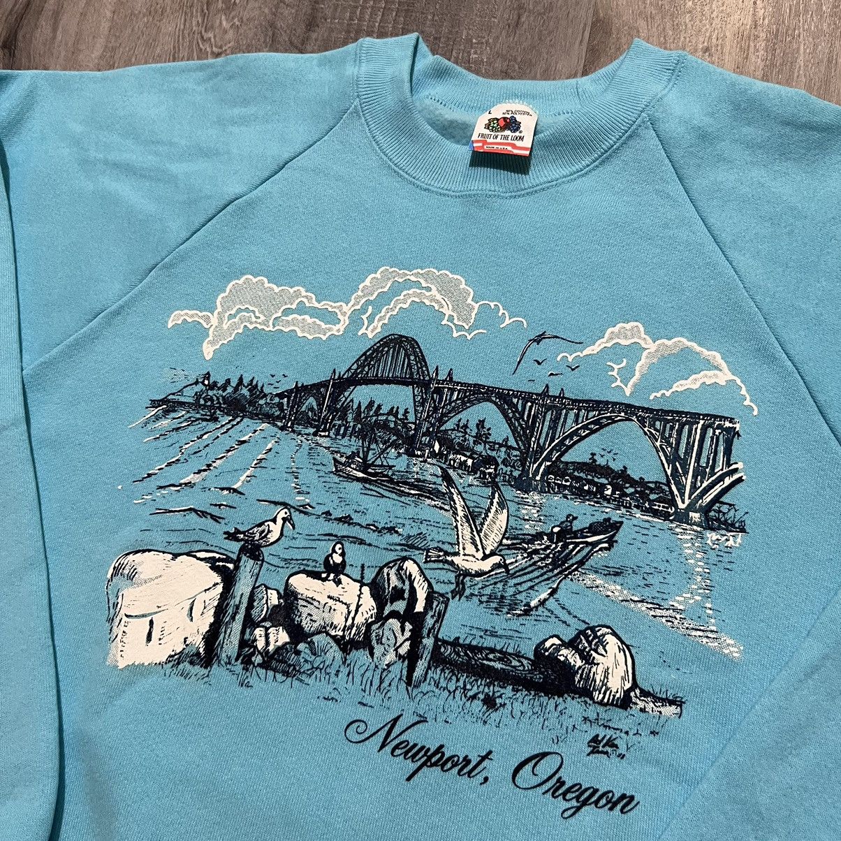 Fruit Of The Loom × Vintage VTG Newport Oregon Yaquina Bay Bridge 90s Blue Sweatshirt Size US L / EU 52-54 / 3 - 3 Thumbnail