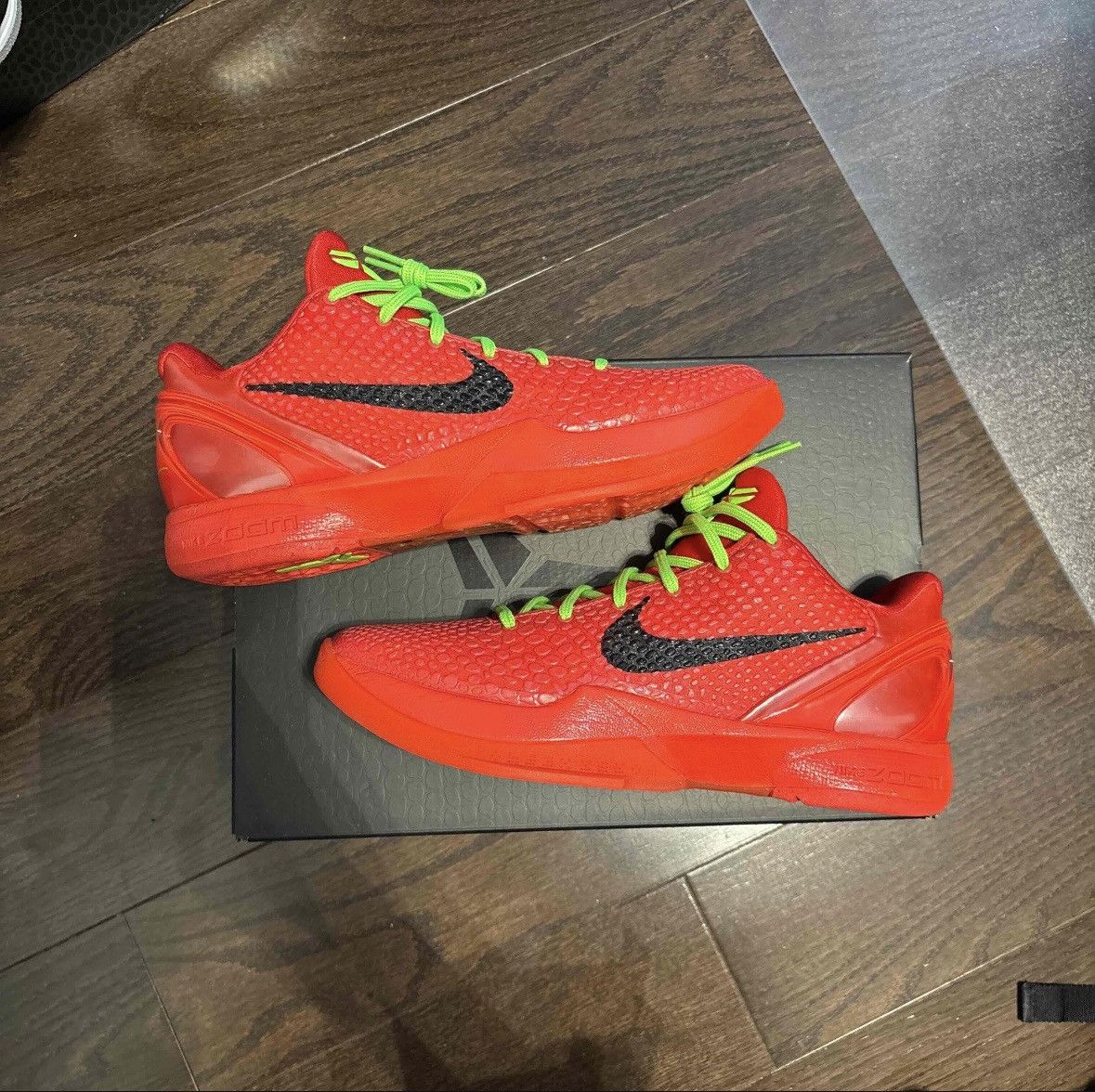 Nike Kobe 6 Reverse Grinch Size US 8.5 / EU 41-42 - 1 Thumbnail