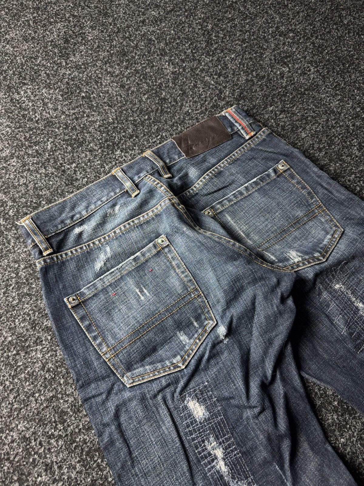 Designer × Hugo Boss HUGO Boss Distressed Straight Jeans W32 L32 Italy Size US 32 / EU 48 - 14 Thumbnail