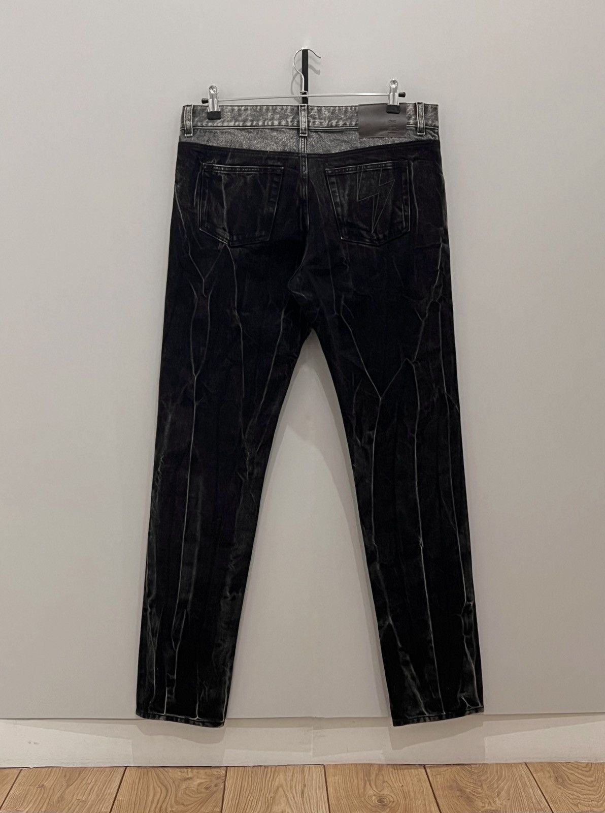 Givenchy Givenchy Jeans Lightning Rare Stone Wash Denim Size US 33 - 2 Thumbnail