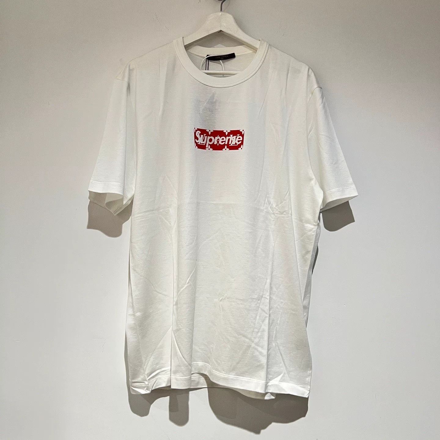 Louis Vuitton LV Supreme Box Logo Short Sleeve T-Shirt Size US XL / EU 56 / 4 - 1 Thumbnail