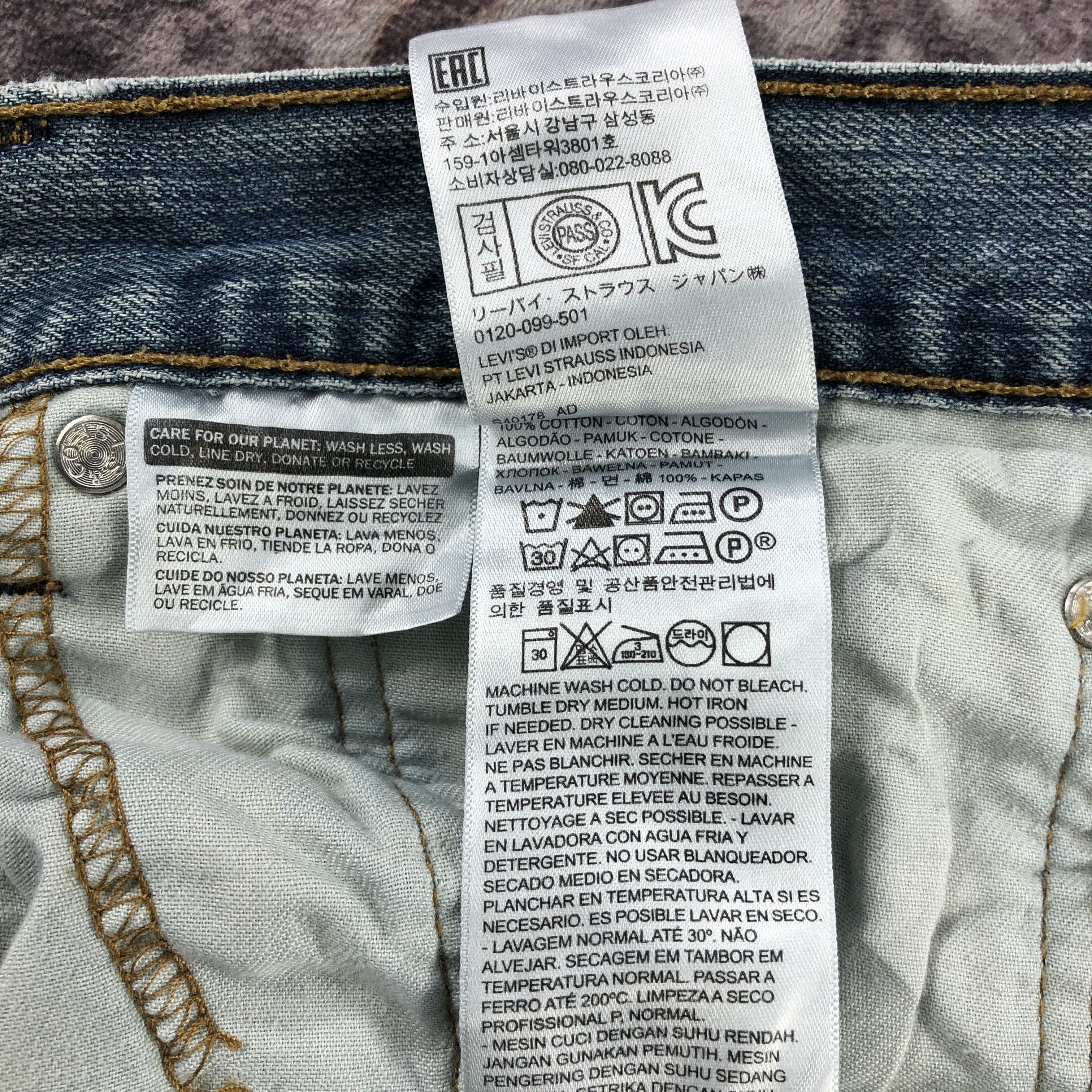 Levi's × Vintage Vintage Blue Wash Levis 559 Jeans-JM3089 Size US 35 - 12 Thumbnail