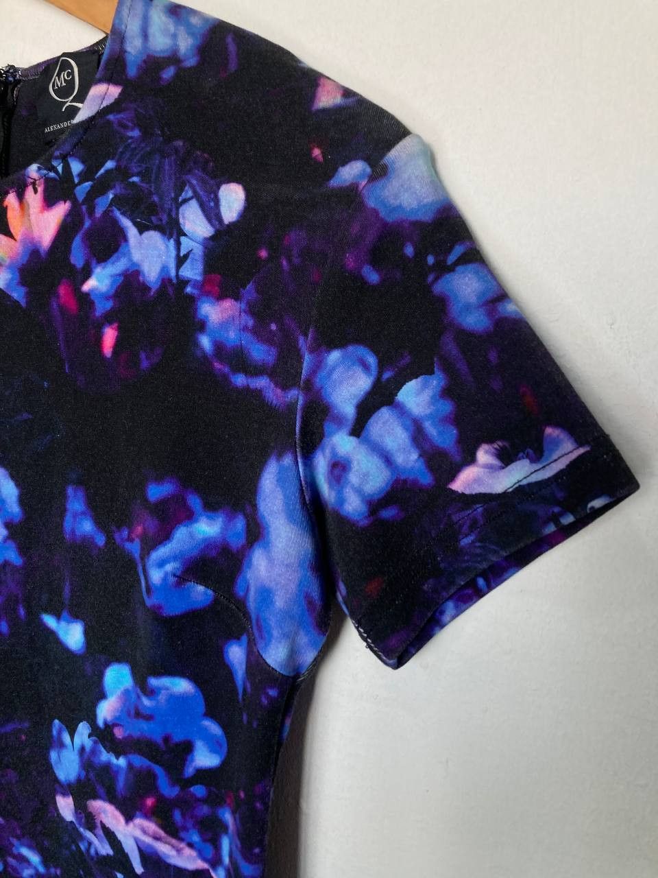 McQ Alexander McQueen McQ Alexander Mcqueen 2015 Floral Bodycon Midi Dress Size M / US 6-8 / IT 42-44 - 4 Thumbnail