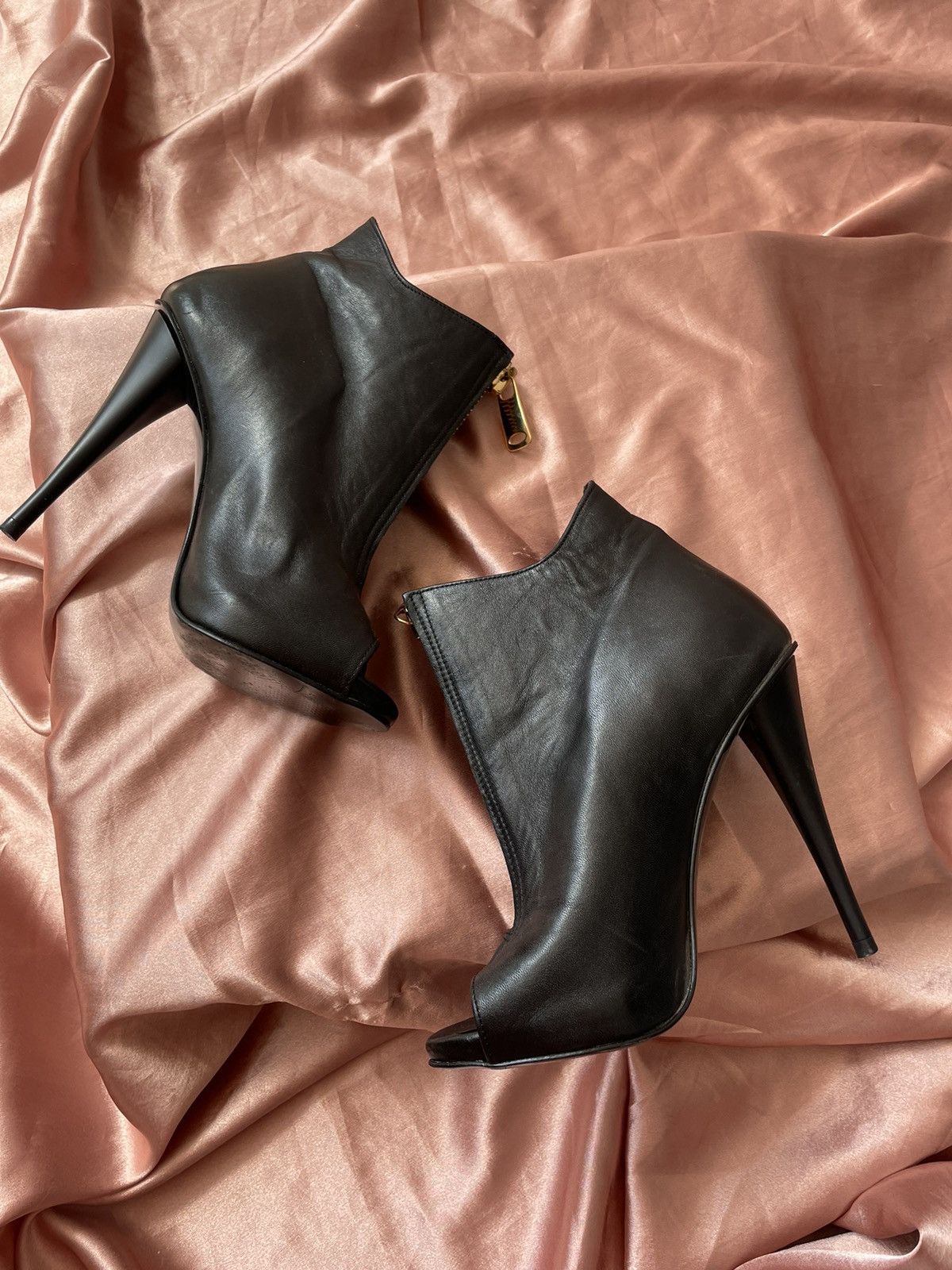 Giuseppe Zanotti Giuseppe Zanotti boots Size US 6 / IT 36 - 8 Thumbnail