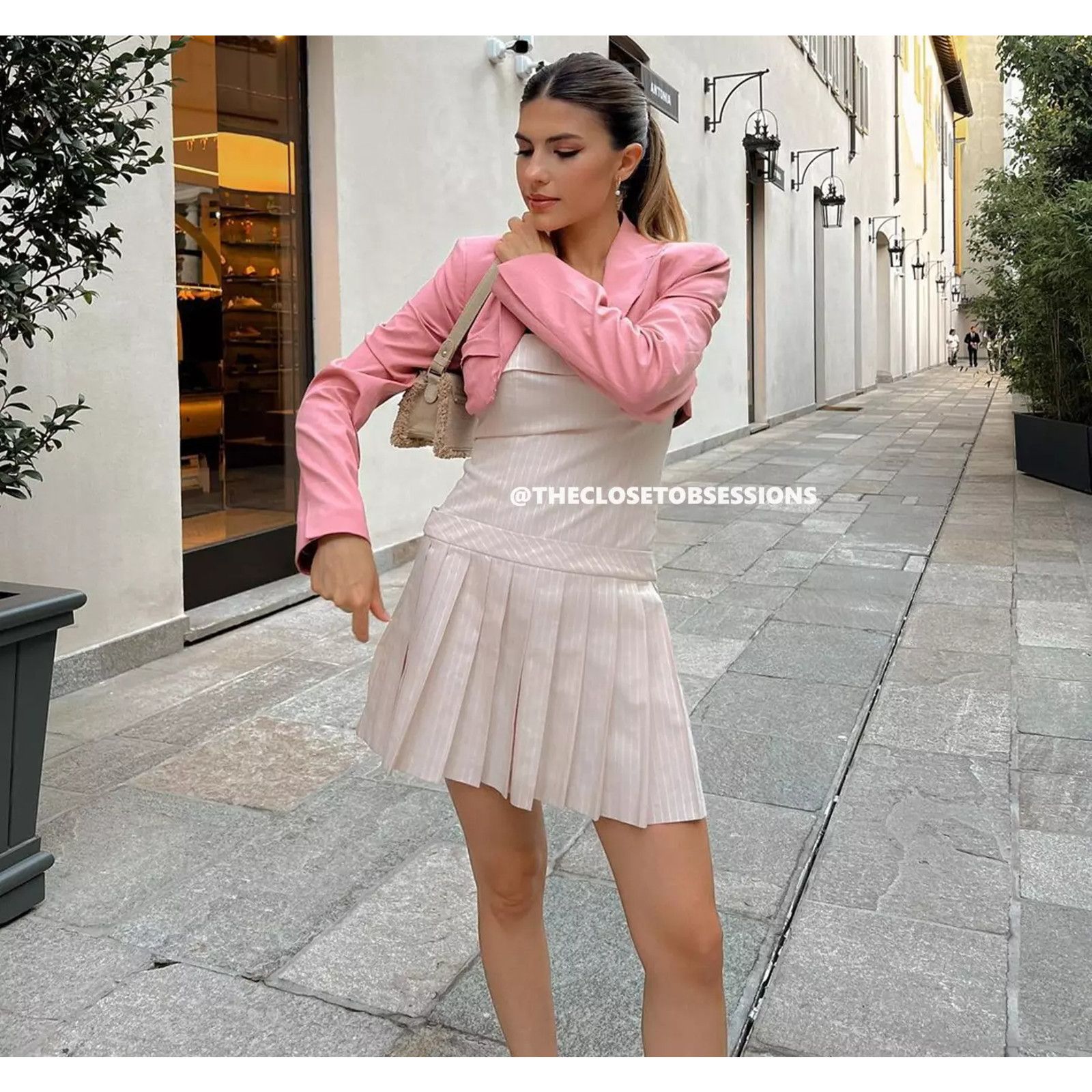 Zara ZARA BLOGGER FAVE!!! Short Pleated Dress NWT Size L / US 10 / IT 46 - 7 Thumbnail