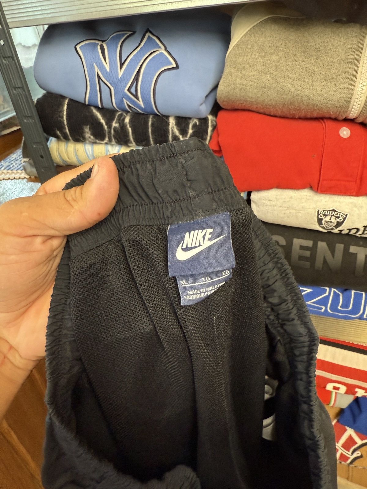 Japanese Brand Nike Vintage Nylon Pants Baggy Sweatpants Japan Size US 36 / EU 52 - 10 Thumbnail