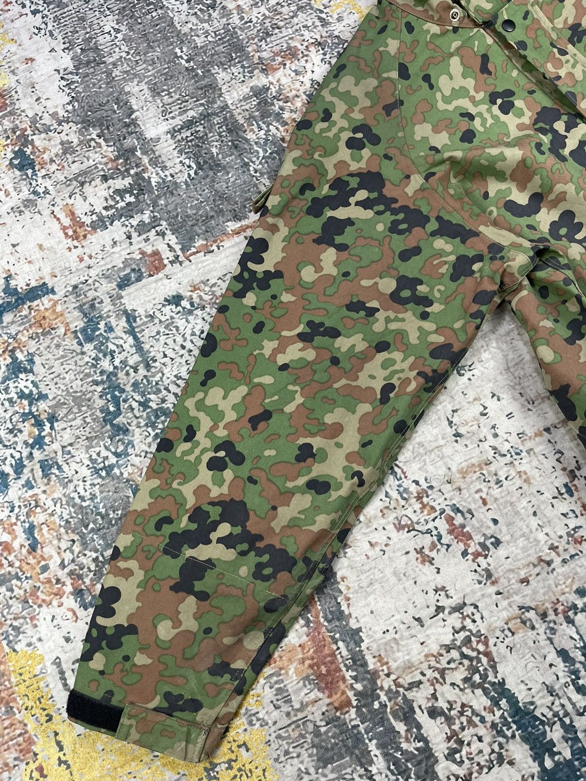 Goretex Vintage JGSDF Japan Army Camouflage Goretex Jackets Size US L / EU 52-54 / 3 - 4 Thumbnail