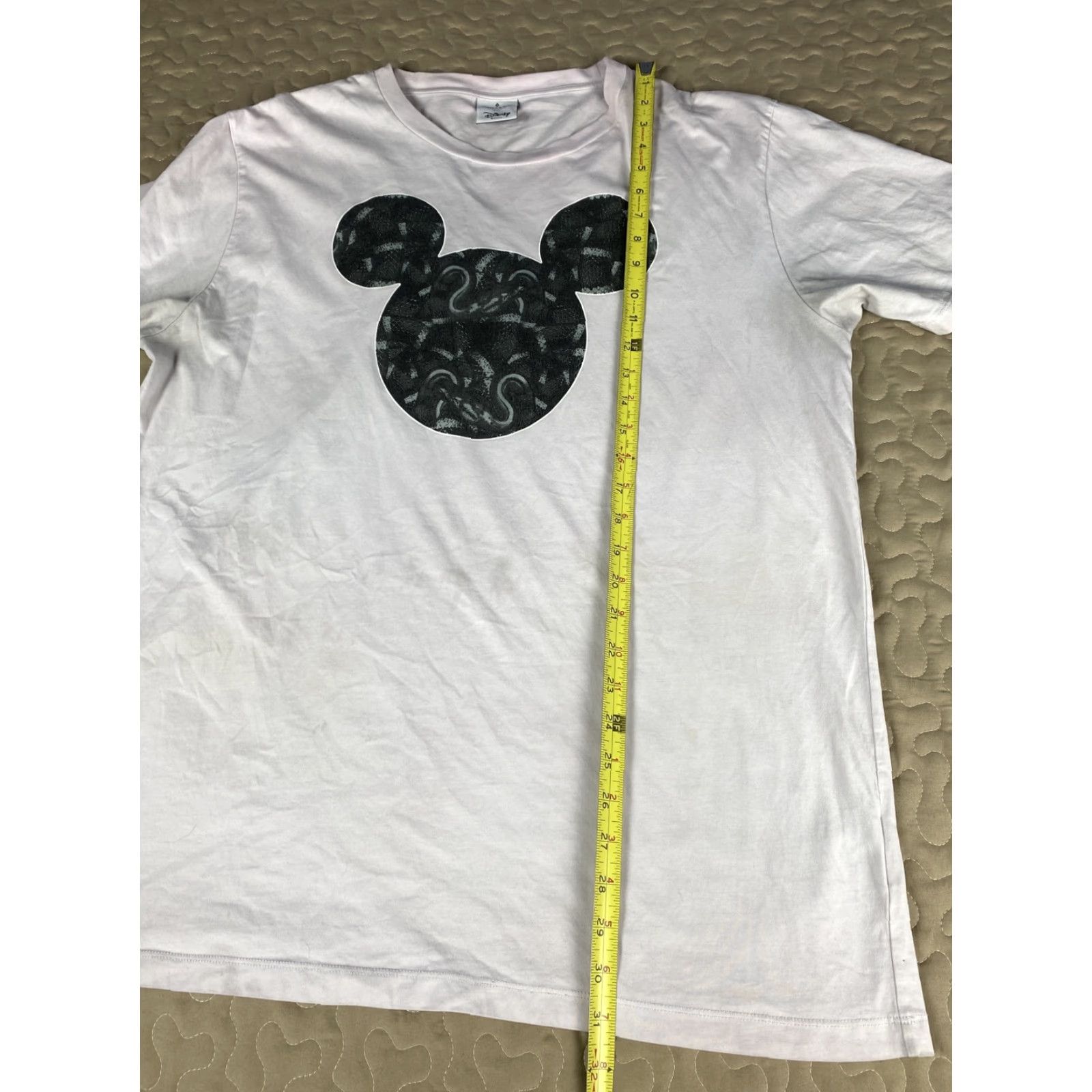 Disney VINTAGE Marcelo Burlon x Disney Mickey Mouse Snakes T-Shirt XL White Men Short Sleeve Crew Neck 2012 Mens Size US XL / EU 56 / 4 - 6 Thumbnail