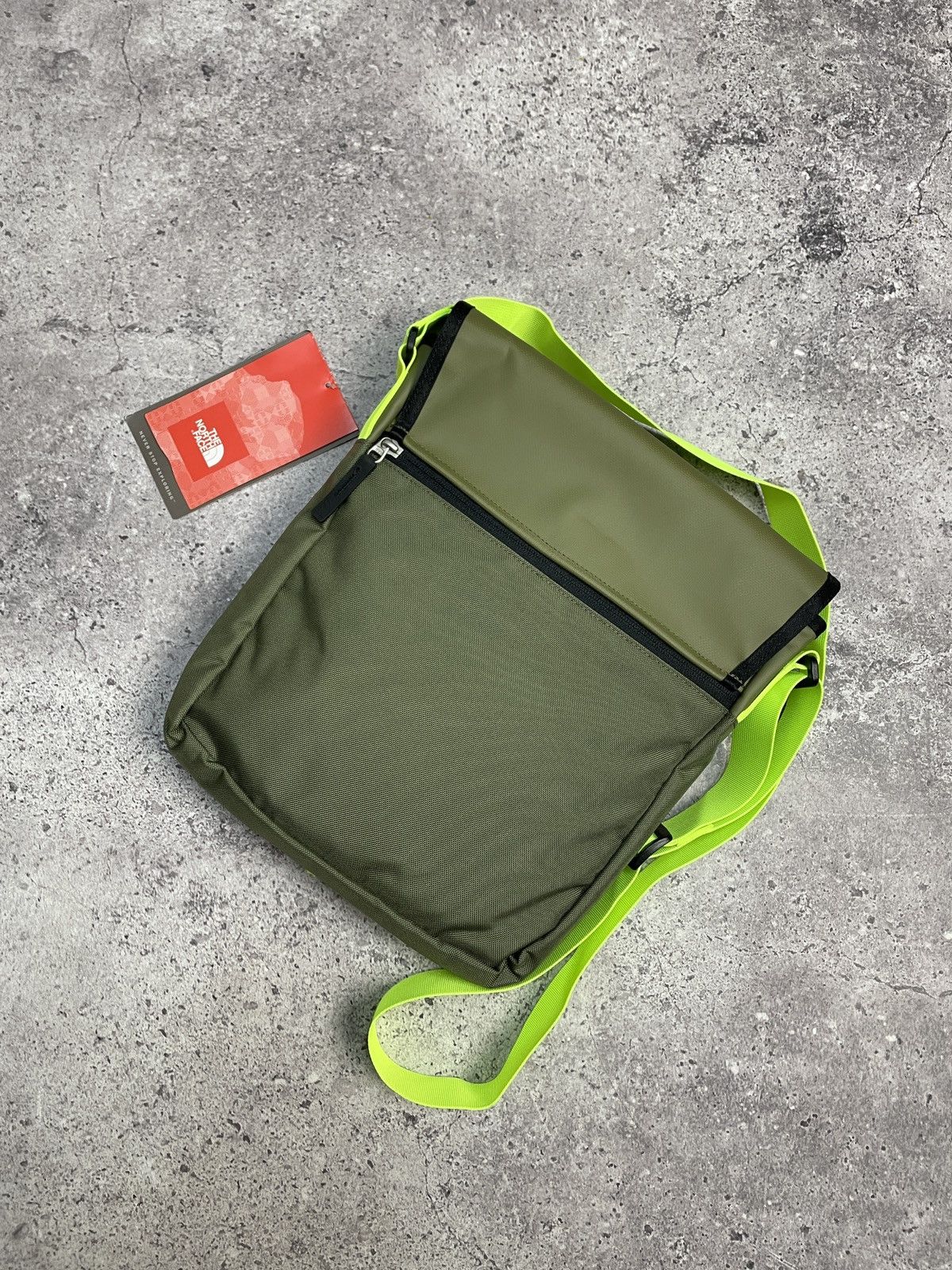 The North Face Vintage The North Face Messenger Bag Y2K Sling Bag Drill Size ONE SIZE - 12 Thumbnail