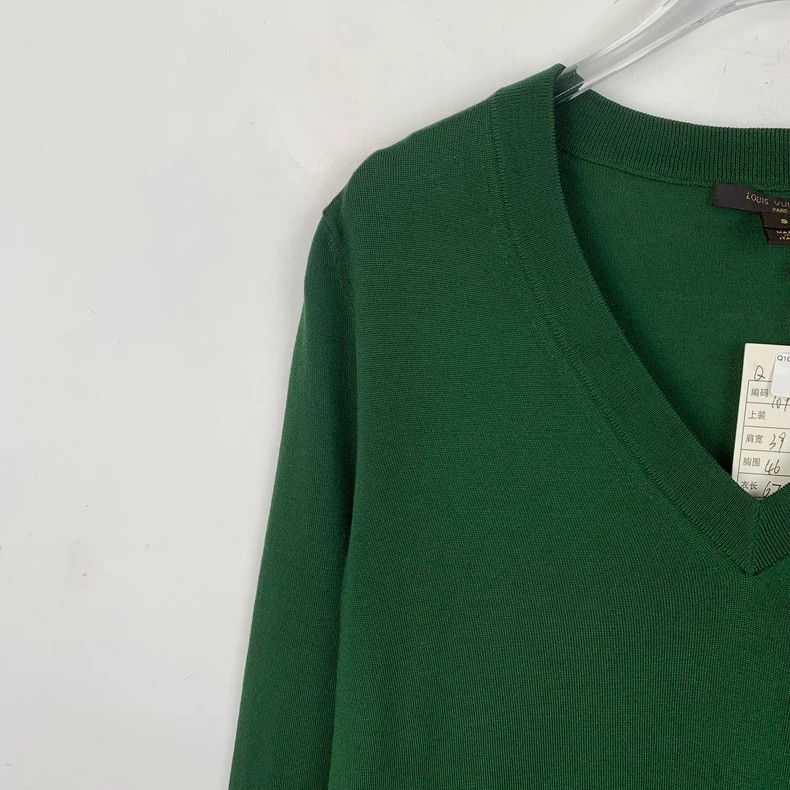 Louis Vuitton Louis Vuitton Dark green logo monogrammed embroidered V-ne Size S / US 4 / IT 40 - 3 Thumbnail