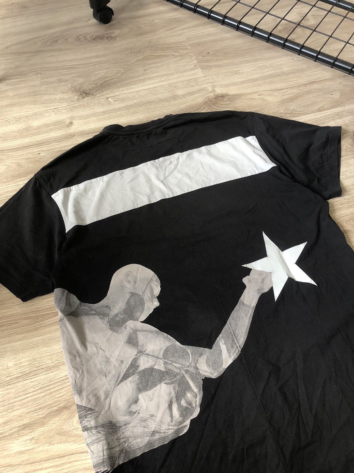 Givenchy Givenchy Basketball Print T Shirt Size US S / EU 44-46 / 1 - 5 Thumbnail