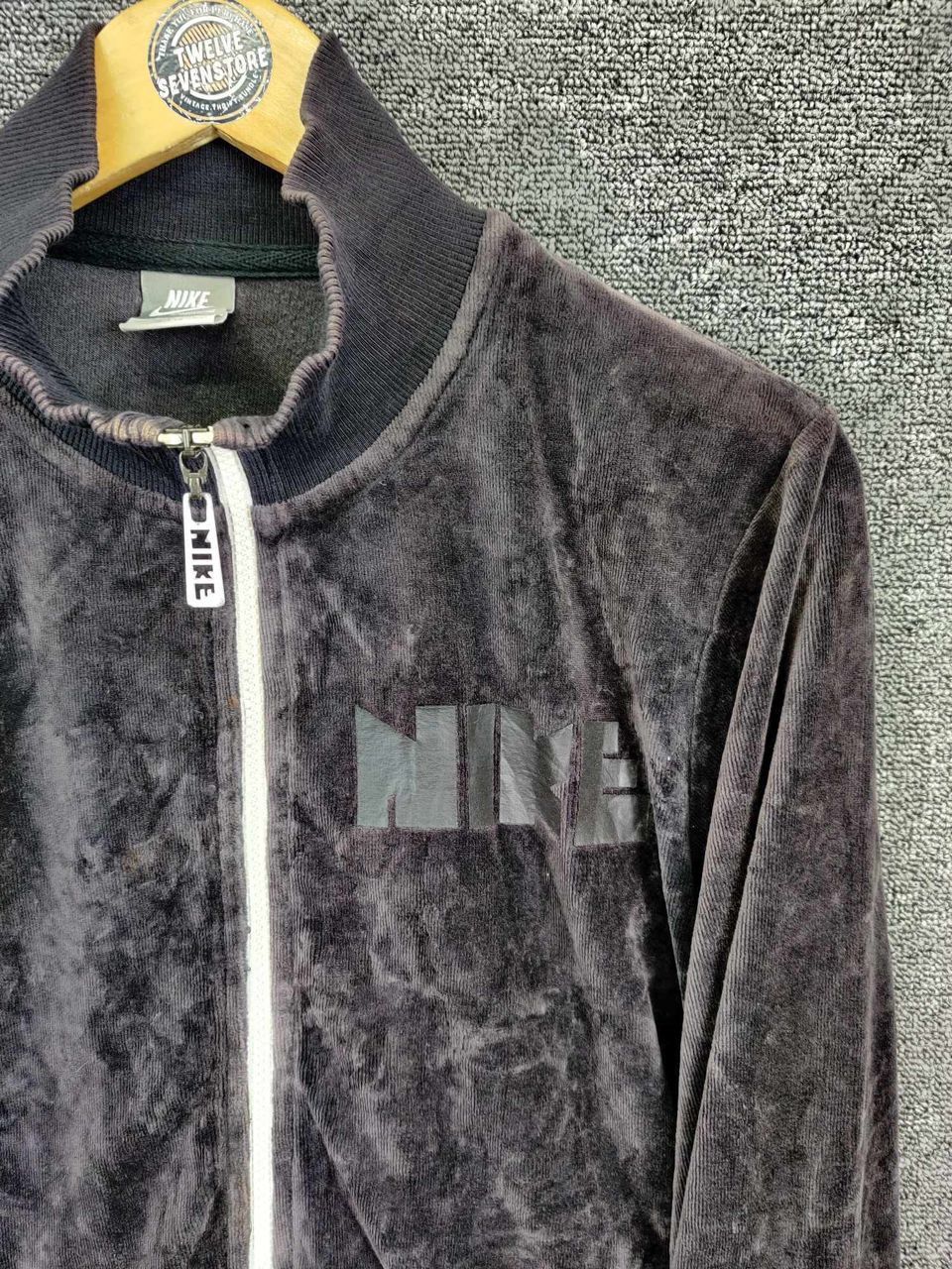 Nike Vintage Nike Velvet Sweater Zip Up Jacket Size US M / EU 48-50 / 2 - 8 Thumbnail