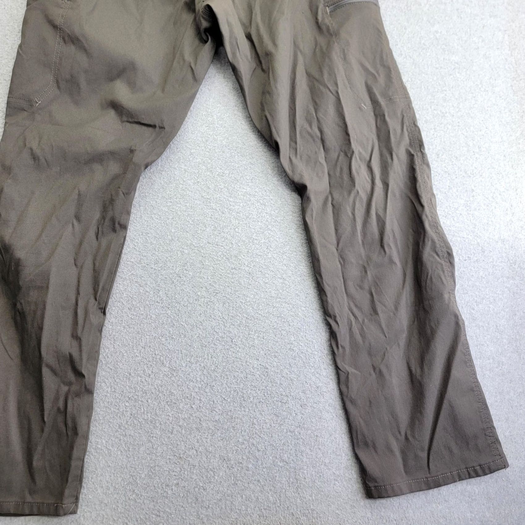 Wrangler Wrangler Pants Mens 33x33 Olive Nylon Stretch Zip Pocket Cargo Hiking Outdoor Size US 31 - 7 Thumbnail