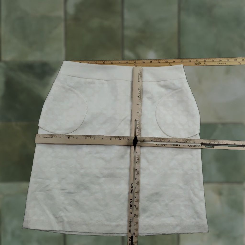 J.McLaughlin J. McLaughlin Skirt Womens Size 6 White Floral A-Line Short Lined Pockets Zip Size 28" / US 6 / IT 42 - 1 Thumbnail
