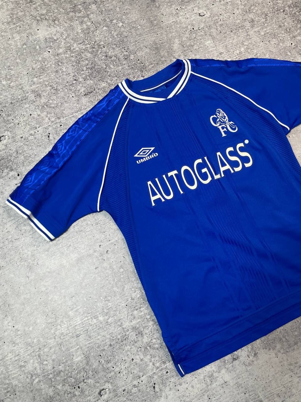 Vintage Vintage 90s Umbro Chelsea Youth Flo Jersey T-Shirt Y2K Size US XS / EU 42 / 0 - 2 Thumbnail