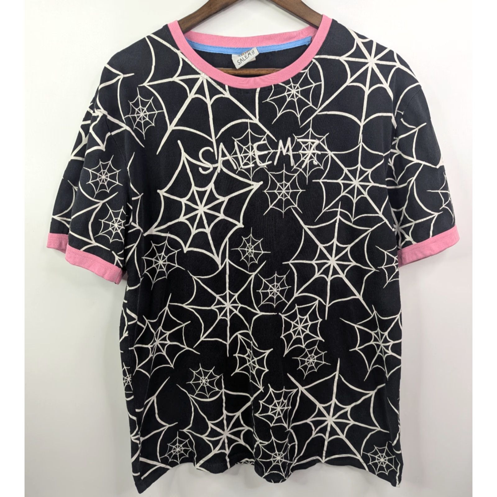 Vintage Salem7 Black Spiderweb Raglan Short Sleeve T-Shirt Halloween Large Men Crew Neck Shirt - Spiderweb Graphic Print Halloween Mens L Black Size US L / EU 52-54 / 3 - 2 Thumbnail