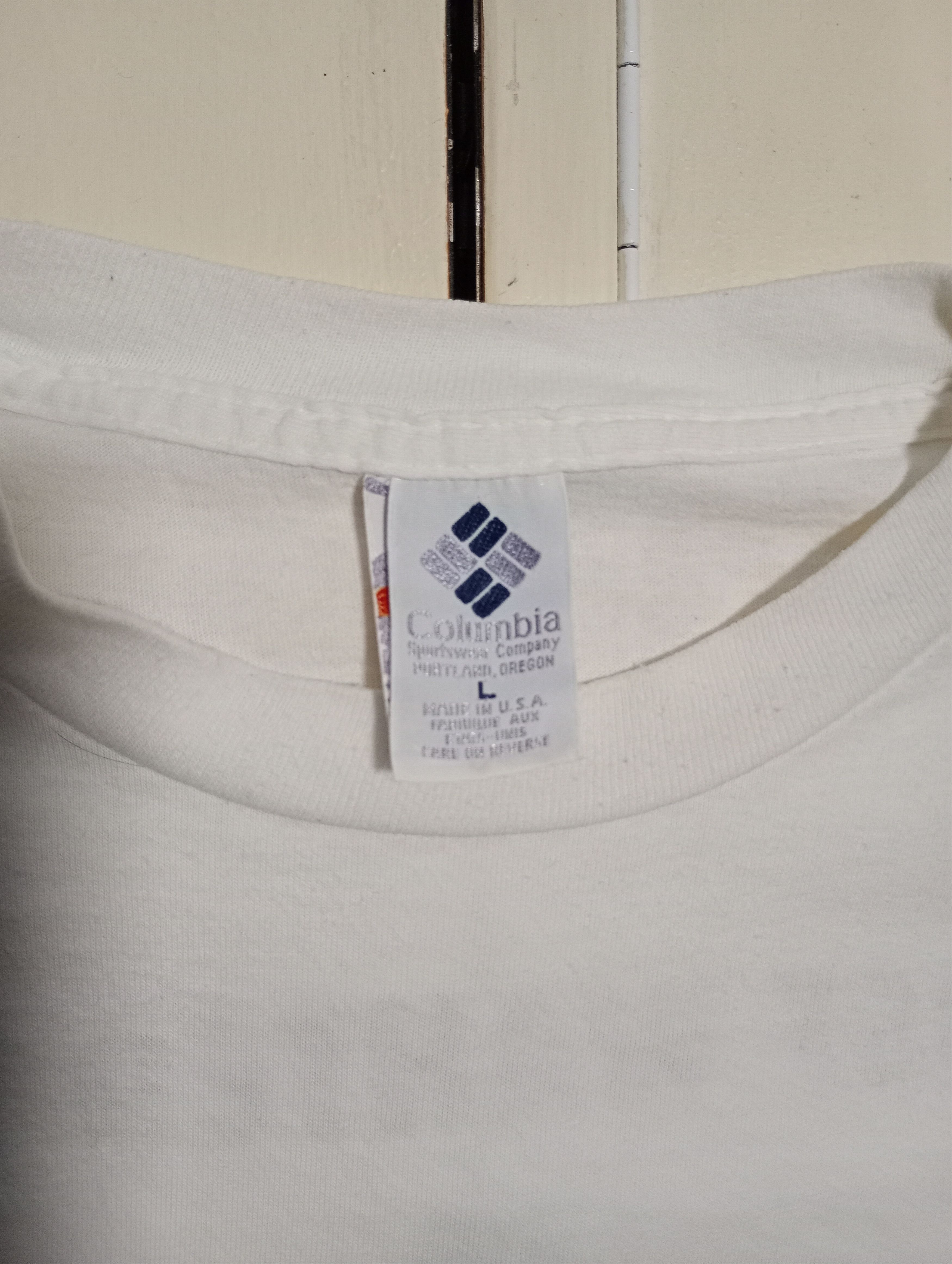 Columbia Columbia T-Shirt Vintage 90's Made in USA Size US L / EU 52-54 / 3 - 9 Thumbnail