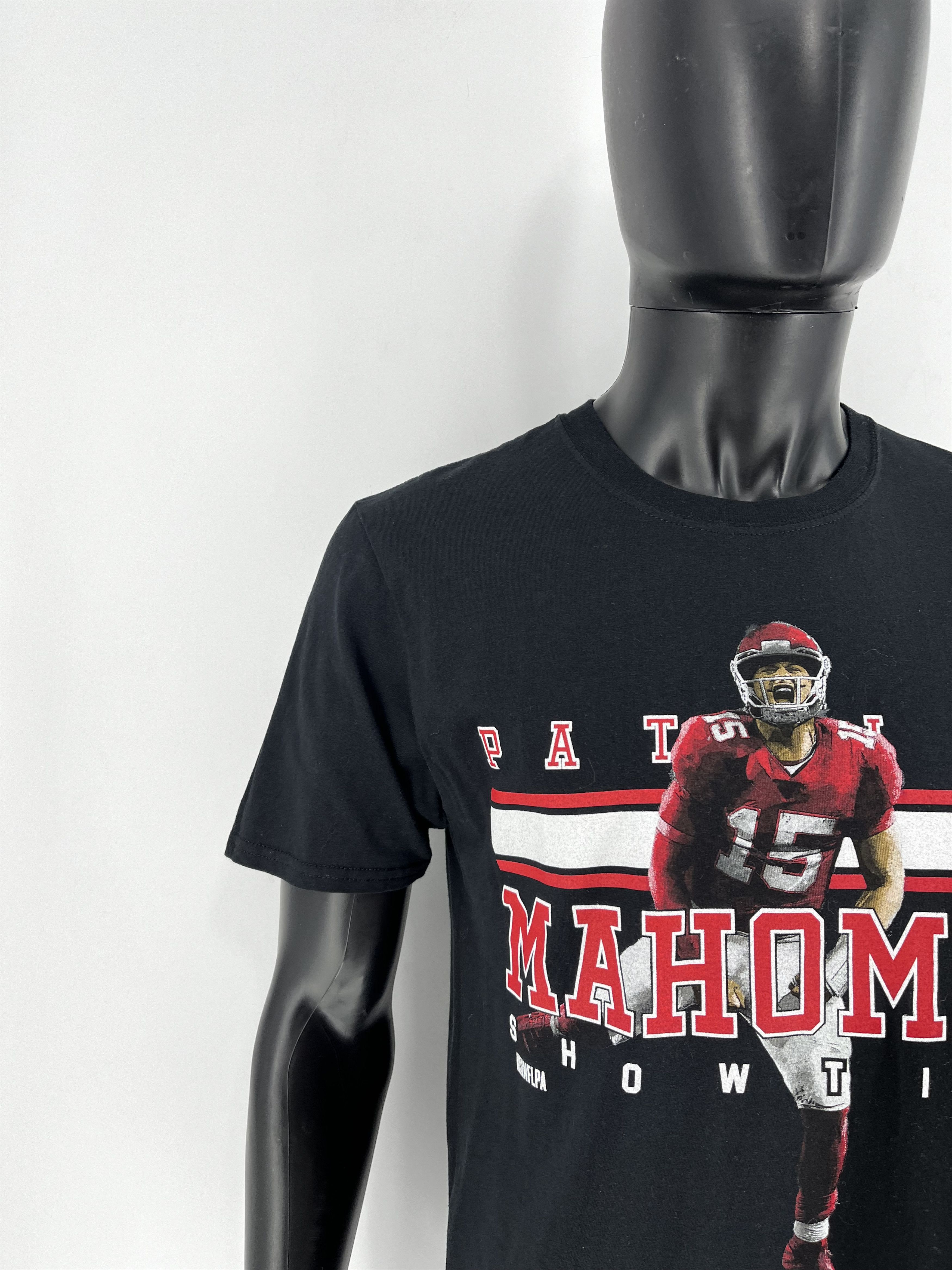NFL PATRICK MAHOMES KANSAS CITY CHIEFS TSHIRT SHIRT NFL Football Size US M / EU 48-50 / 2 - 6 Thumbnail