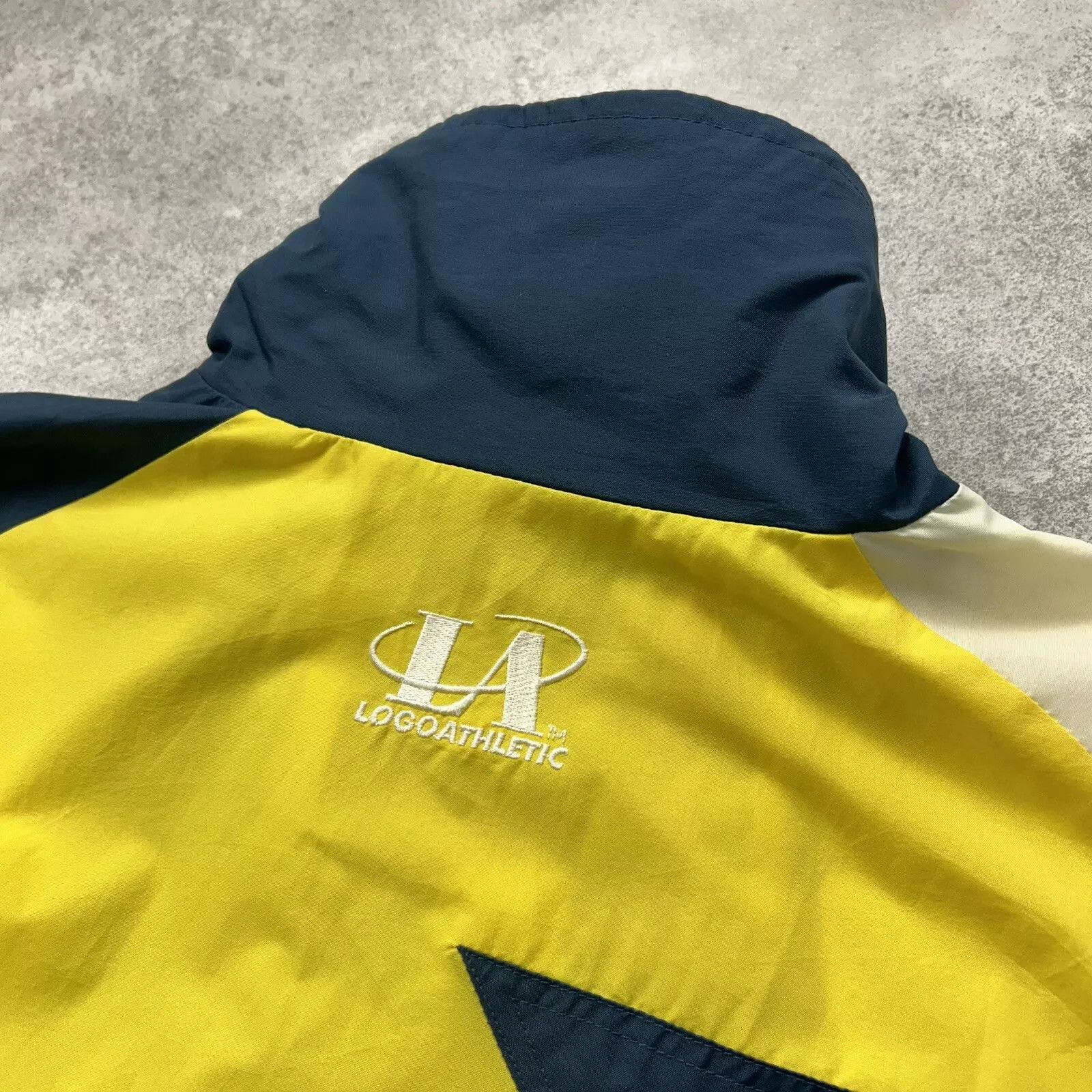 NCAA × Vintage MICHIGAN WOLVERINES LOGO ATHLETIC SHARK TOOTH JACKET SPLASH Size US XL / EU 56 / 4 - 7 Thumbnail
