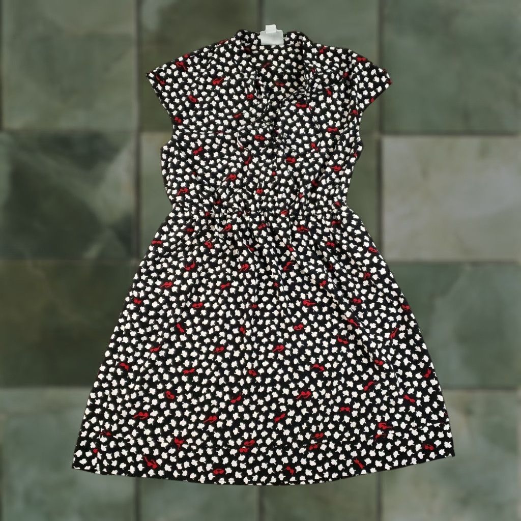Vintage Maeve Dress Womens Small Short Sleeve Black Red White Floral Mini V-Neck Pullover Size 28" / US 6 / IT 42 - 1 Thumbnail