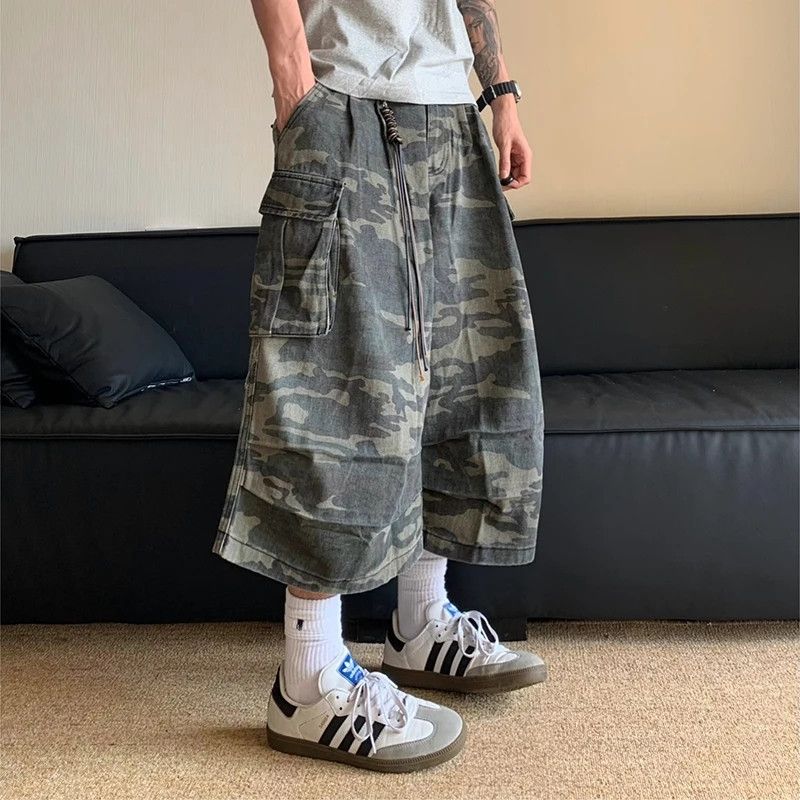 Japanese Brand × Vintage Y2K Style Camo Light Cargo Shorts Size US 31 - 1 Thumbnail