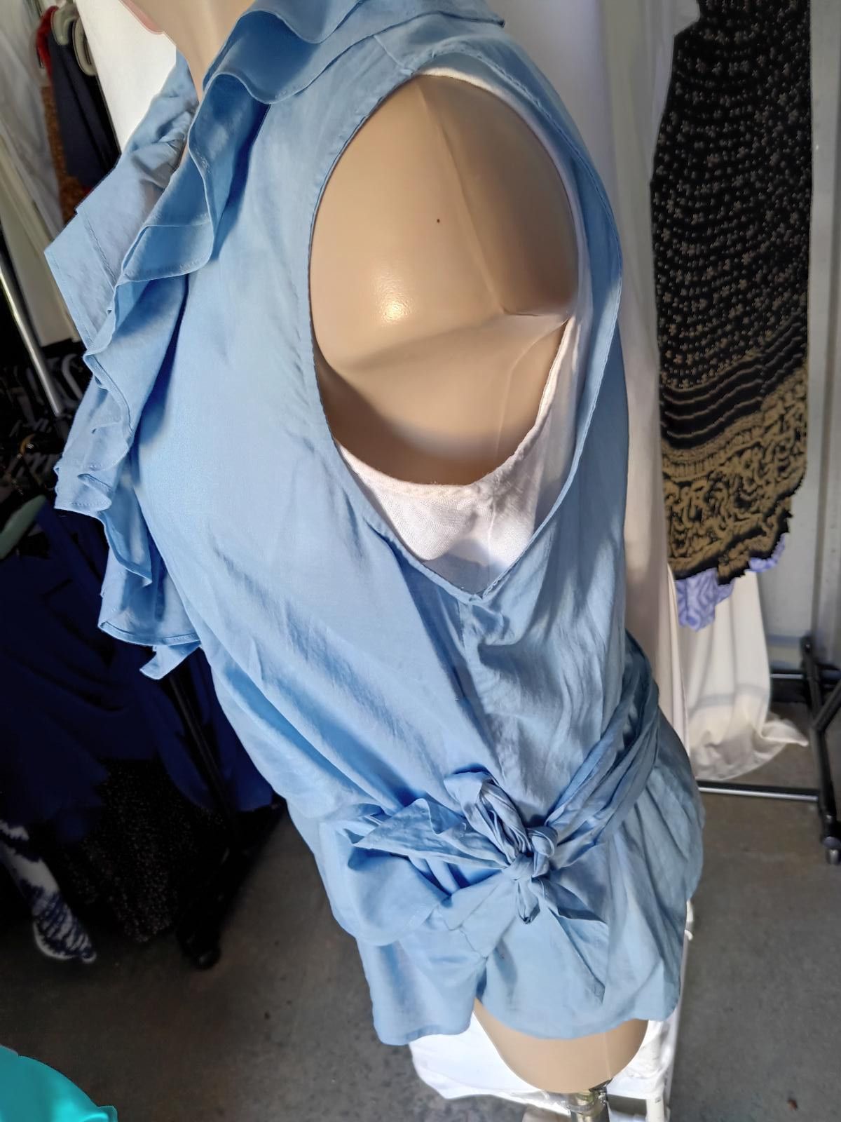 Polo Ralph Lauren Ralph Lauren Lauren Jeans Co. Light Blue Ruffled Top Size L Size L / US 10 / IT 46 - 5 Thumbnail