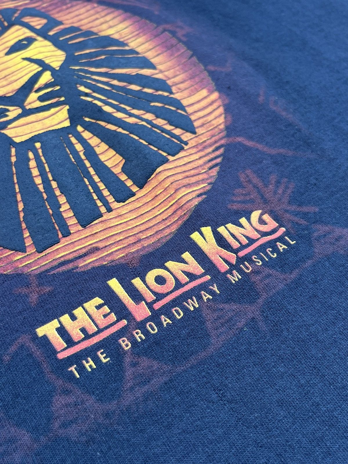 Disney VINTAGE 00’S THE LION KING MUSICAL DISNEY PRESENTS T-SHIRT Size US XL / EU 56 / 4 - 6 Thumbnail