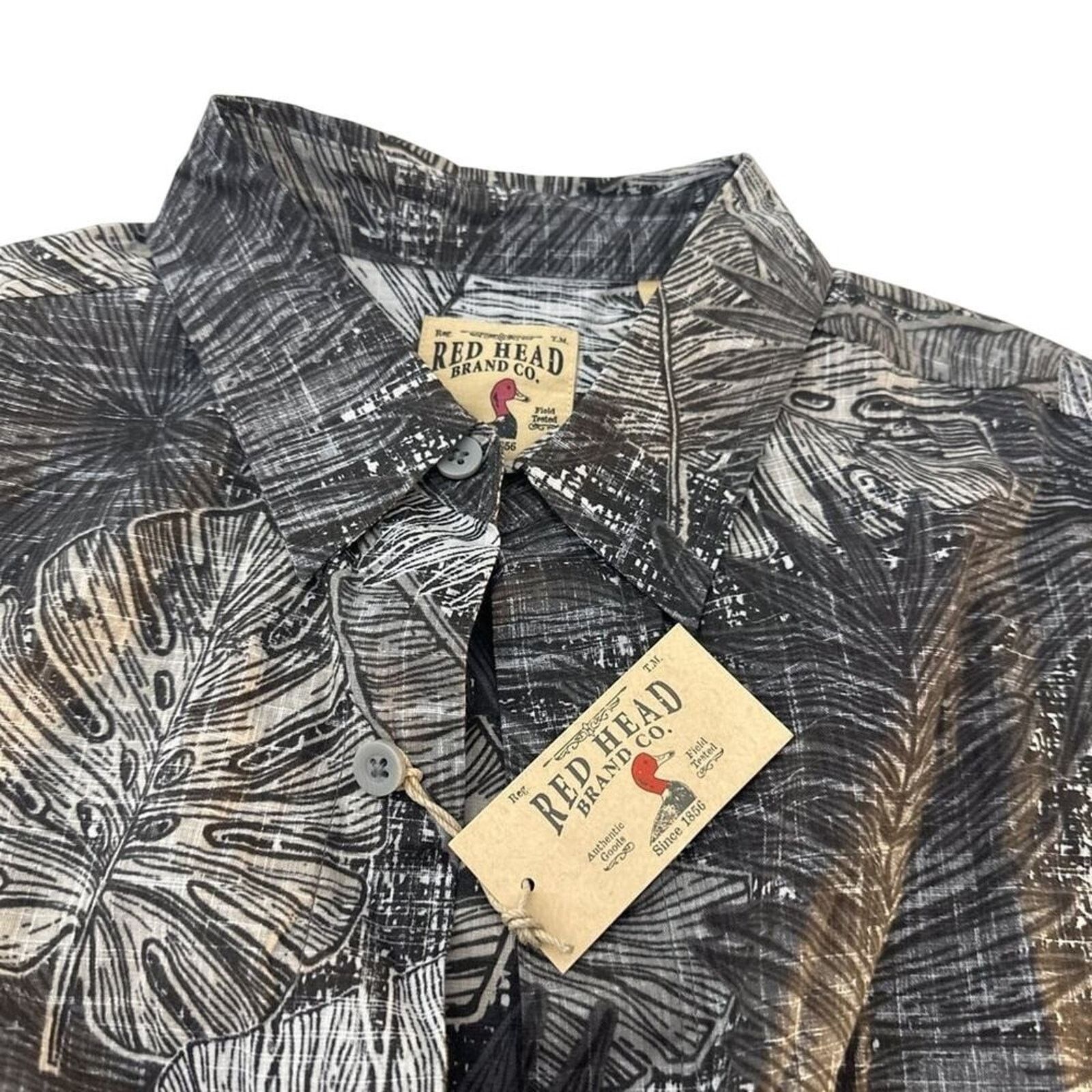 Redhead Redhead Crosshatch Printed Short-Sleeve Button-Up Size US M / EU 48-50 / 2 - 4 Thumbnail