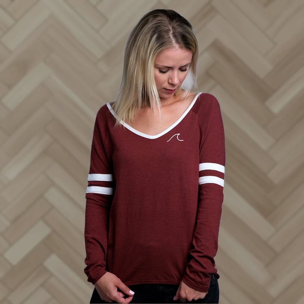 Vintage Roxy Wave Scoop Neck L/S T-Shirt Women’s M Red Size M / US 6-8 / IT 42-44 - 1 Thumbnail