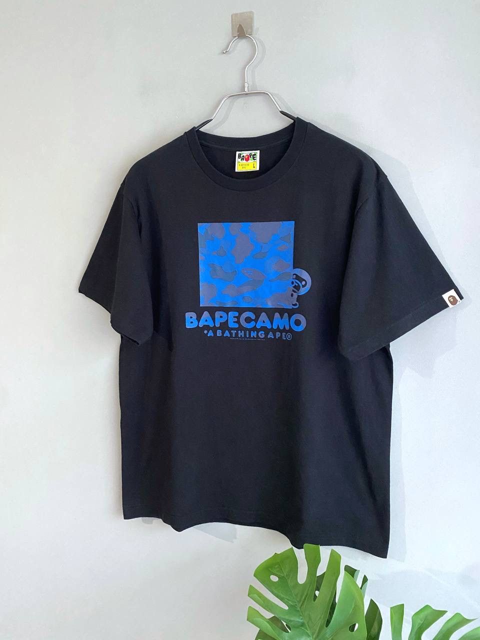Bape Bape A Bathing Ape Blue Camo Print Black T-Shirt, Size L Size US L / EU 52-54 / 3 - 2 Thumbnail