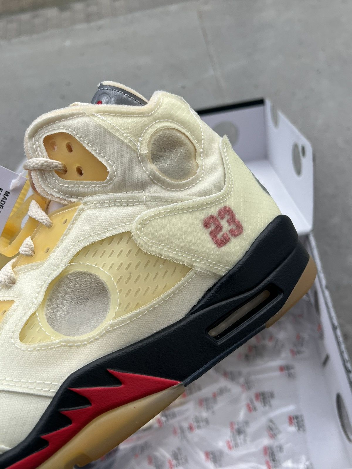 Designer × Nike × Off-White Jordan 5 V x Off-White sail Size US 10.5 / EU 43-44 - 6 Thumbnail