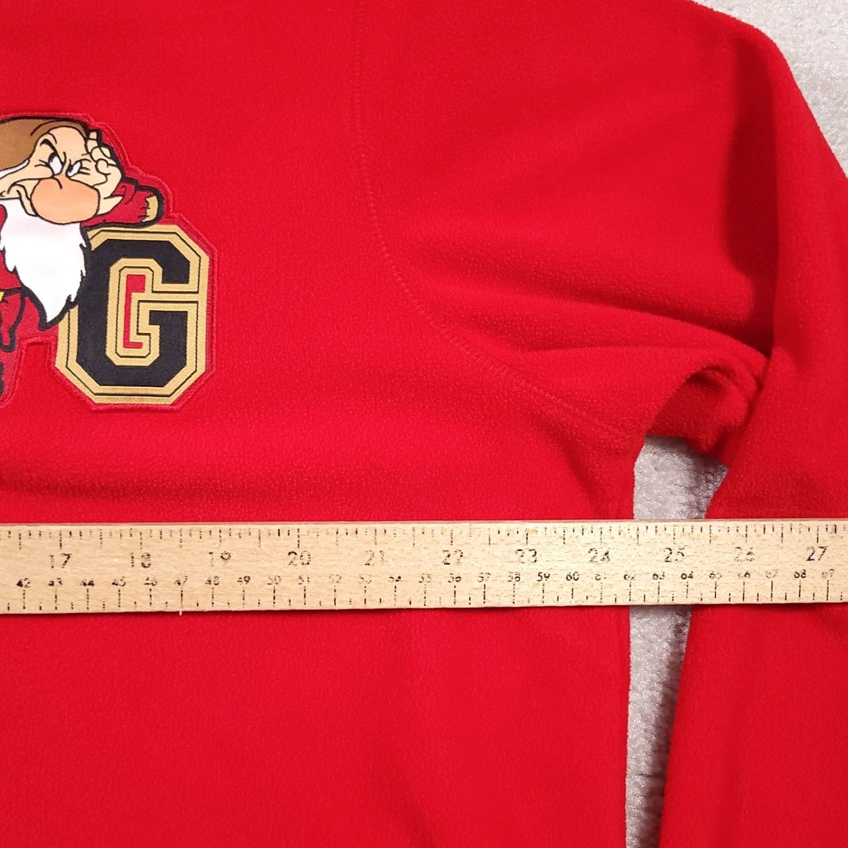 Disney VINTAGE Disney Disney Store Fleece 1/4 Zip Sweatshirt Red Grumpy Dwarf Embroidered Mens Large Sweatshirt Size US L / EU 52-54 / 3 - 6 Thumbnail