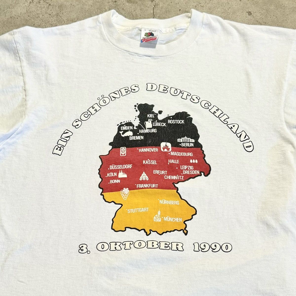 Vintage VINTAGE 1990 BERLIN WALL TEE! Size US L / EU 52-54 / 3 - 3 Thumbnail