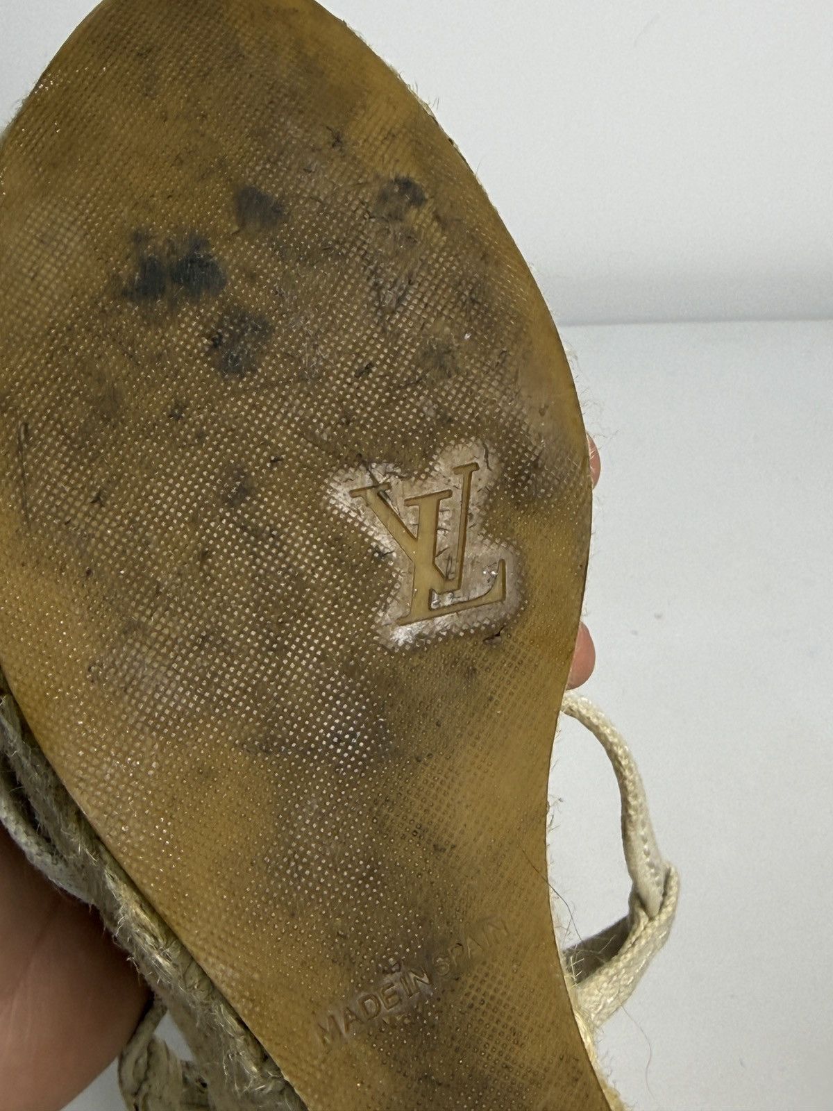 Louis Vuitton Louis Vuitton cream espadrille wedge sandals Size US 8 / IT 38 - 10 Thumbnail