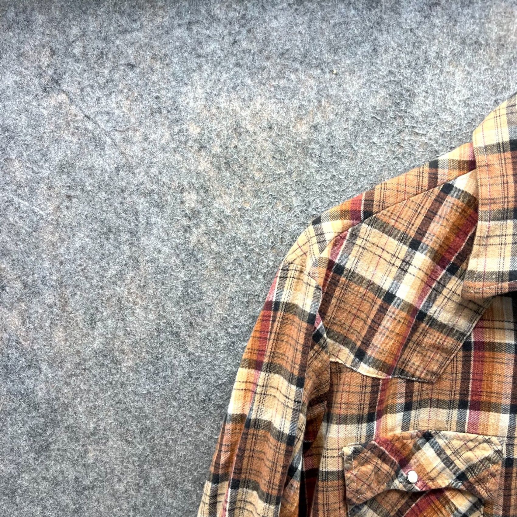 Levi's VINTAGE Levi's Shirt Mens Large Brown Tartan Plaid Pearl Snap Western Cowboy 80s Size US L / EU 52-54 / 3 - 7 Thumbnail
