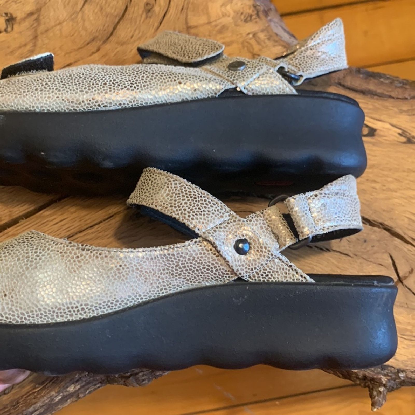Vintage Wolky metallic gold croc embossed leather Pichu Sandals Size US 7.5 / IT 37.5 - 12 Thumbnail