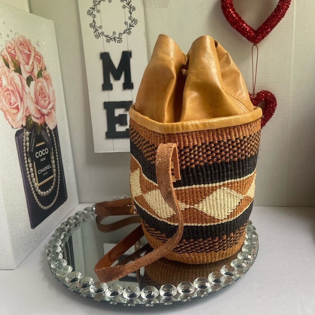 Other Vintage Woven Sisal Bucket Bag with Leather Strap Size ONE SIZE - 4 Thumbnail