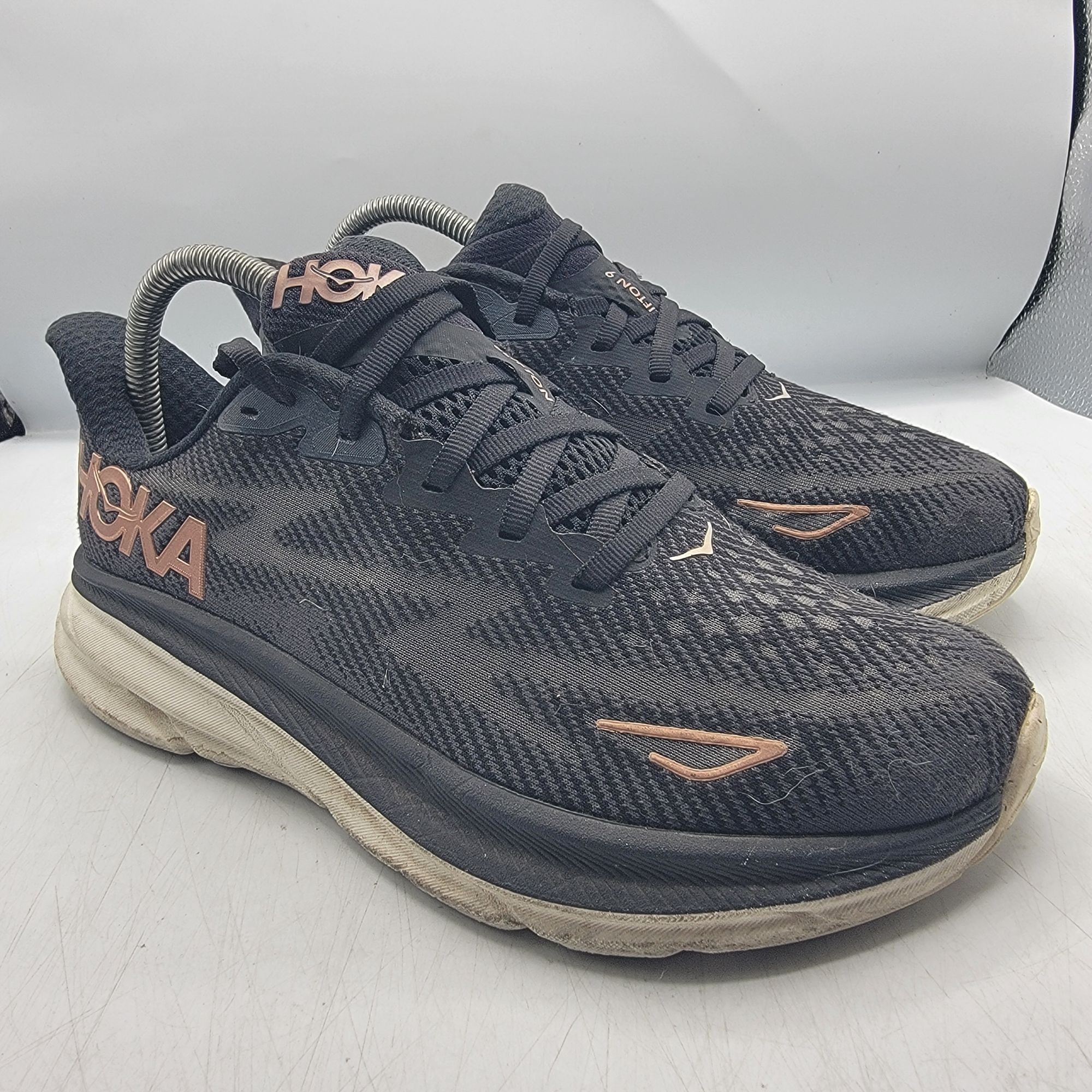 Hoka Hoka One One Clifton 9 Womens 7D Wide Running Shoes Black Ro Size US 7 / IT 37 - 1 Thumbnail