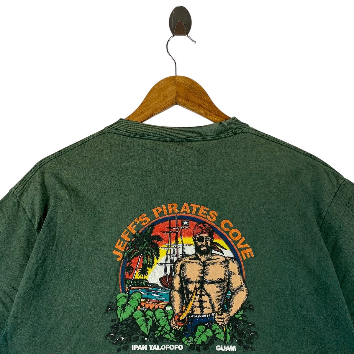 Vintage Vintage 90s JEFF’S PIRATE COVE Guam hawaii logo Surfing tee Size US L / EU 52-54 / 3 - 9 Thumbnail