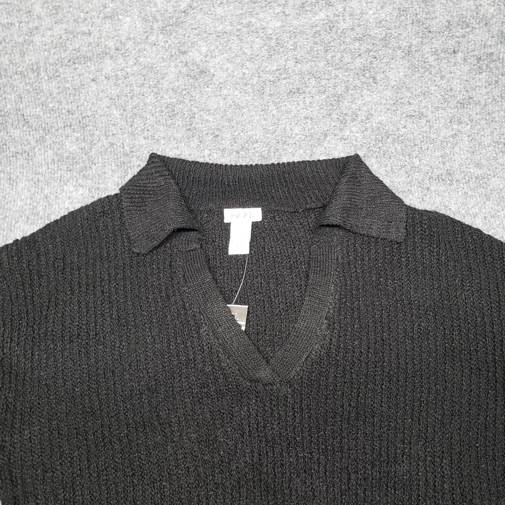Vintage Rue21 Cropped Sweater Womens S Black Long Sleeve Collar Ribbed Knit Pullover New Size S / US 4 / IT 40 - 2 Thumbnail